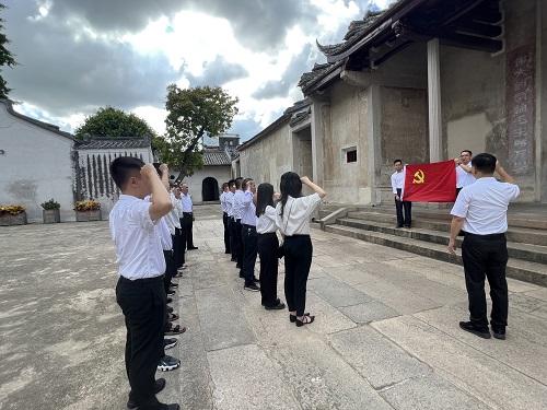 6f0e6b56cd4b0f04c00d6ef3e78e785a.jpg 2重溫入黨誓詞.jpg